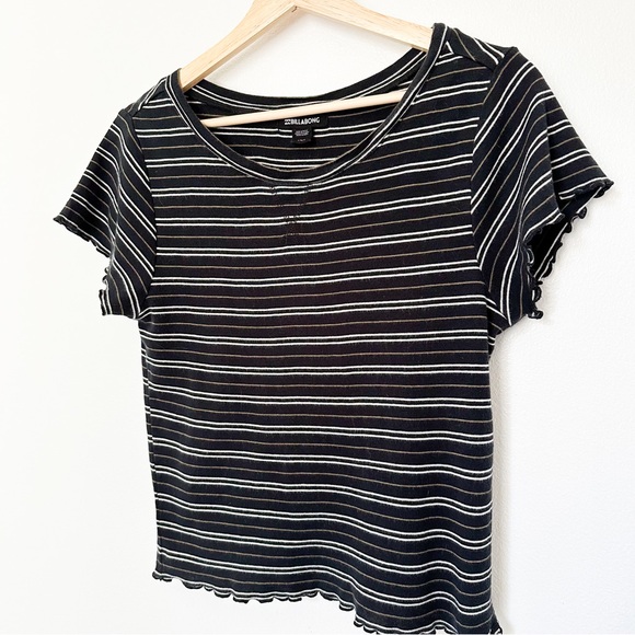 Billabong Black Stripe Cropped Babydoll Tee T-Shirt Top Tan White — Size L - Picture 3 of 5